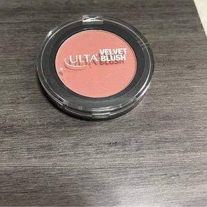 Ultra beauty velvet blush